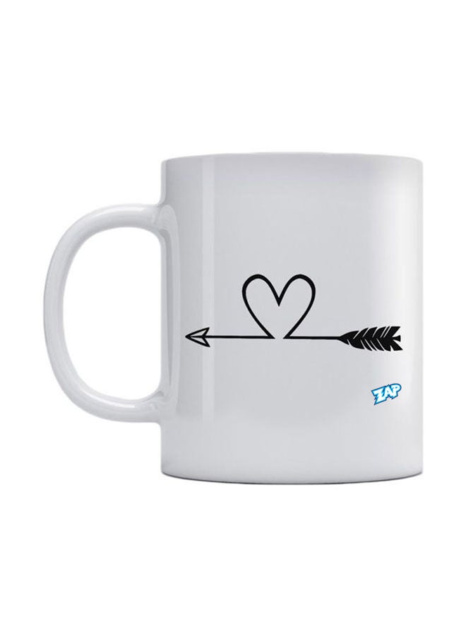 إي دبليو تي مج قهوة بطبعة قلب و كلمة "Love". أبيض/ أسود