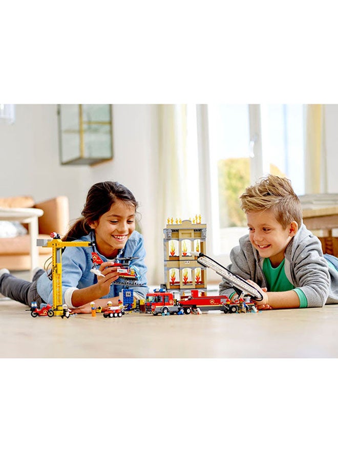 LEGO 60216 943-Piece City Downtown Fire Brigade With 7 Minifigures Building Set 60216 6+ Years  - Image 3