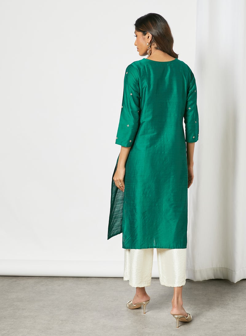 Zyna Fashion - Trendy Hand Embroidered Sweetheart Neck Kurta Green - Image 1