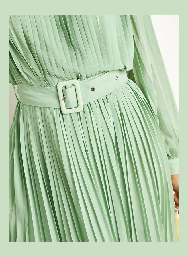 Closet By Styli Pleated Long Sleeve Belted Maxi Dress Green