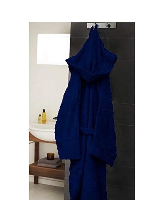 هوم إسنشالز - روب استحمام من القطن 100% فائق النعومة وعالي الامتصاص بغطاء للرأس كحلي Adult Size - Image 1