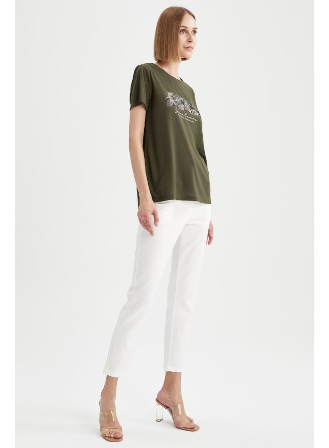 ديفاكتو قميص ذات رقبة دائرية أخضر آرمي/ بيج/ أسود - Image 3