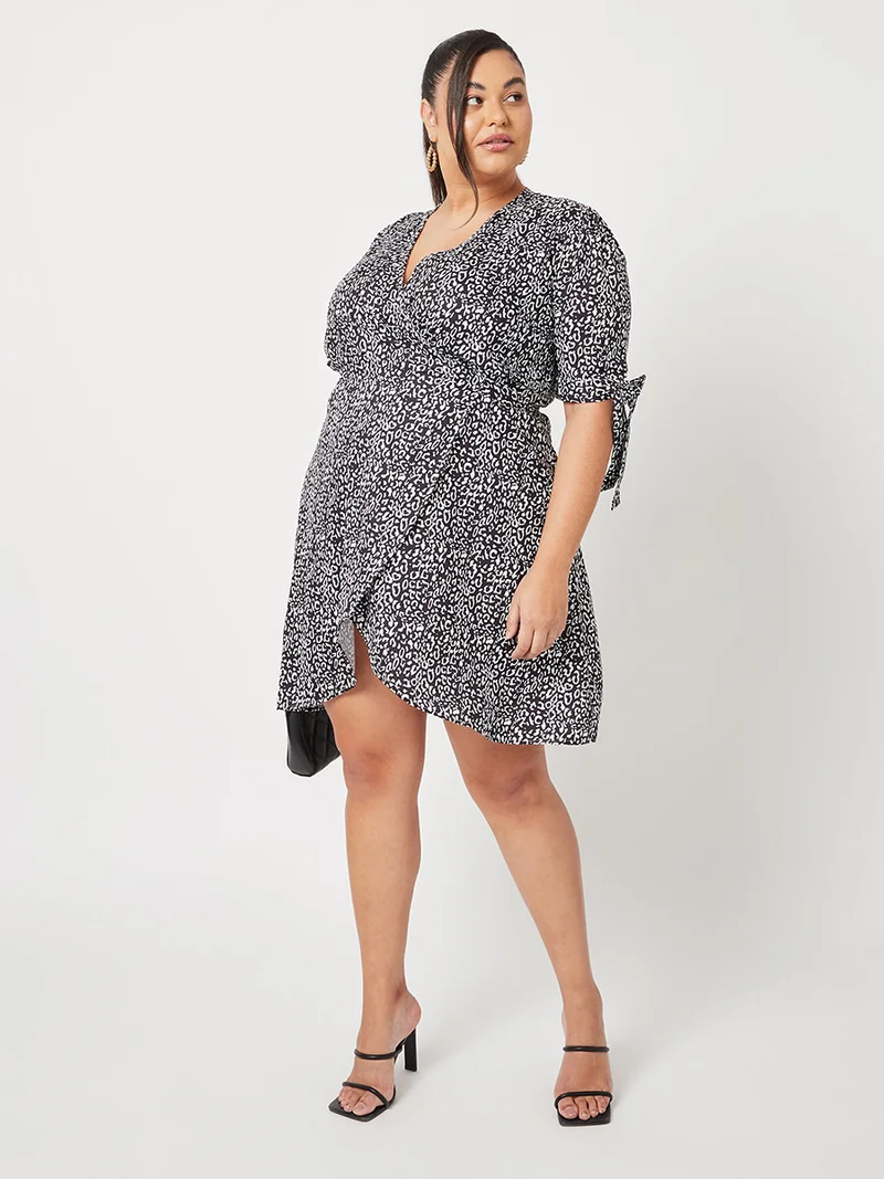 Closet By Styli Short Tie Sleeves Print Wrap Mini Dress Plus Size Black/White