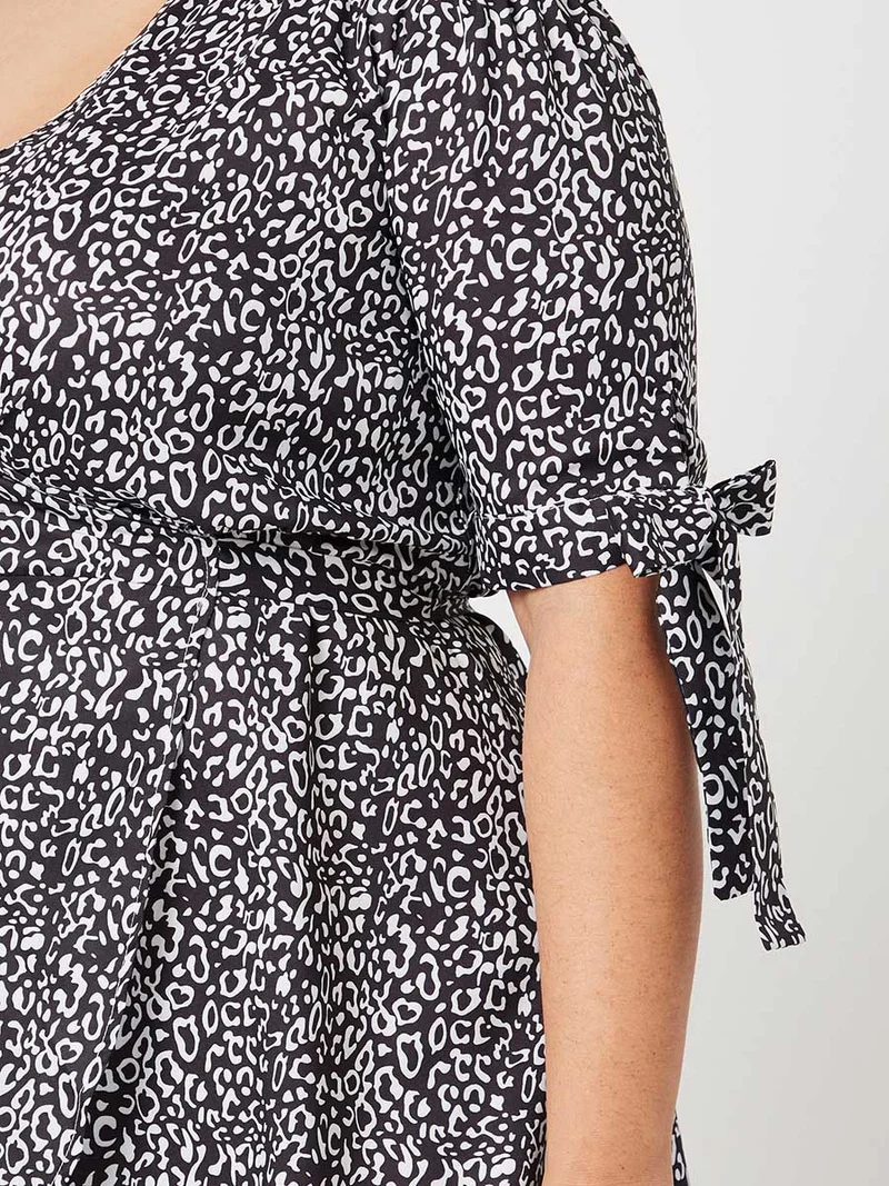 Closet By Styli Short Tie Sleeves Print Wrap Mini Dress Plus Size Black/White