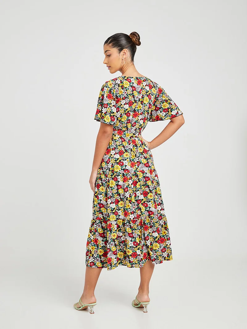 Closet By Styli Sweetheart Neck Floral Print A-Line Midi Dress Multicolour