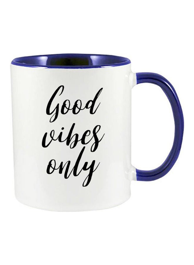 إم إي سي مج مطبوع عليه عبارة "Good Vibes Only" أزرق/ أبيض