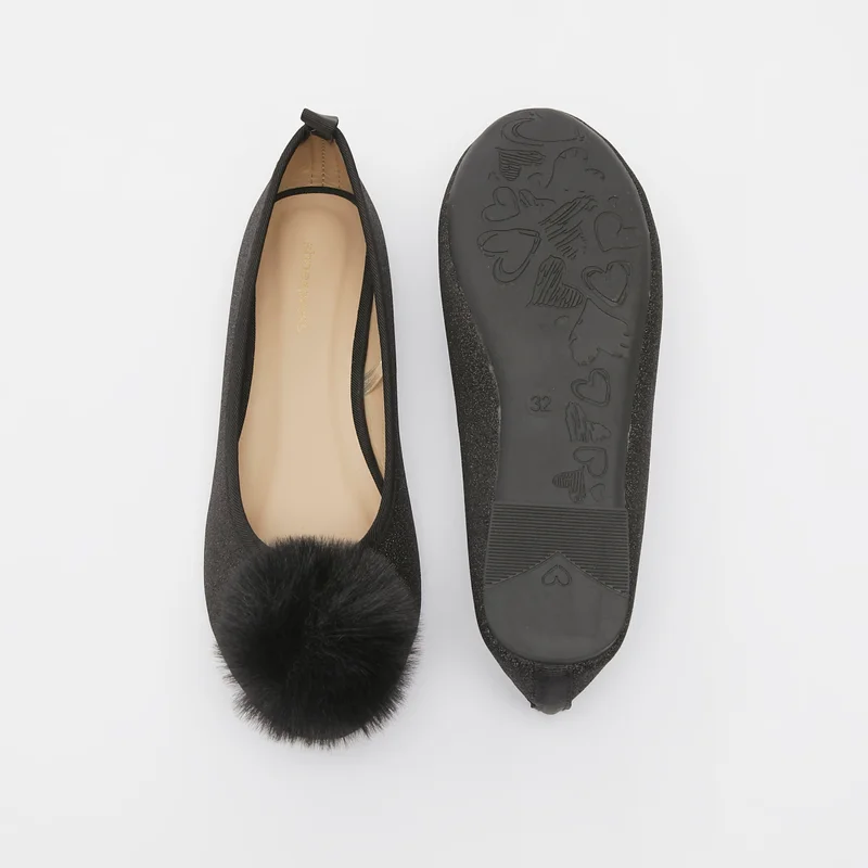 shoexpress Girls Pom-Pom Accent Round Toe Ballerina Black