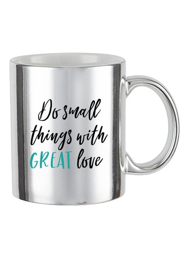 إم إي سي مج مميز مطبوع عليه عبارة "Do Small Things With Great Love" فضي
