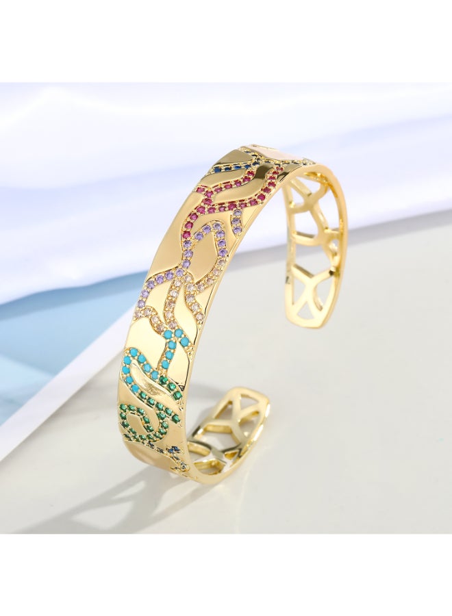 ذا بلينج ستوديو سوار للمعصم مزين بحجر الراين بتصميم تجريدي