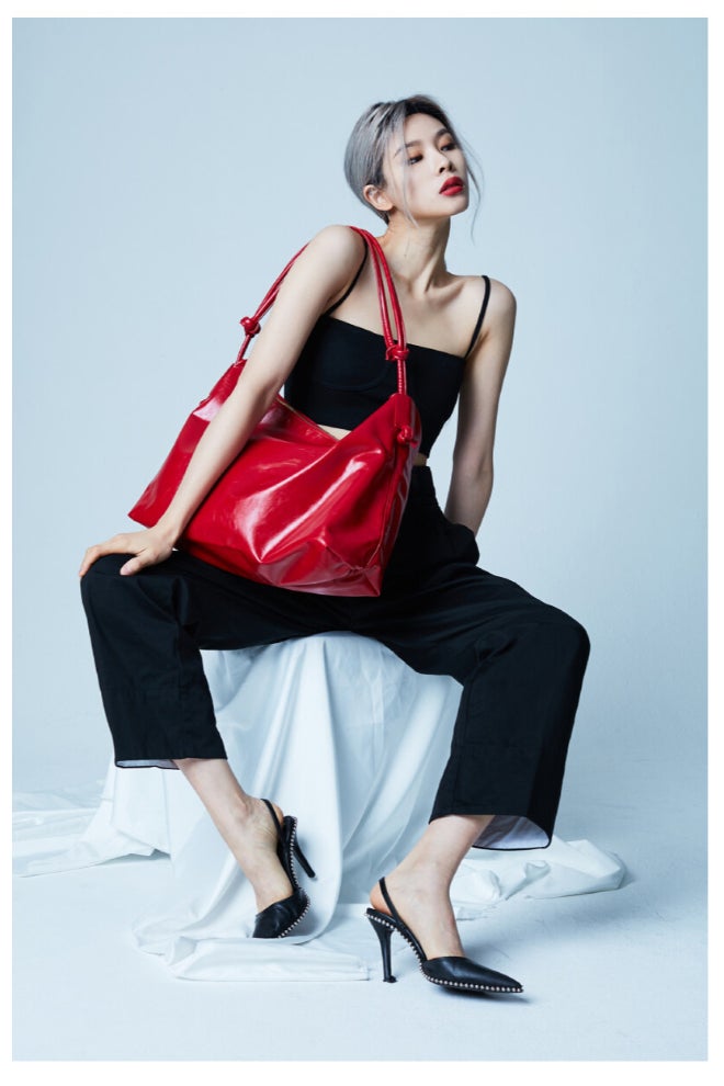 Large Capacity Leisure Shoulder Bag Red  - Image 4