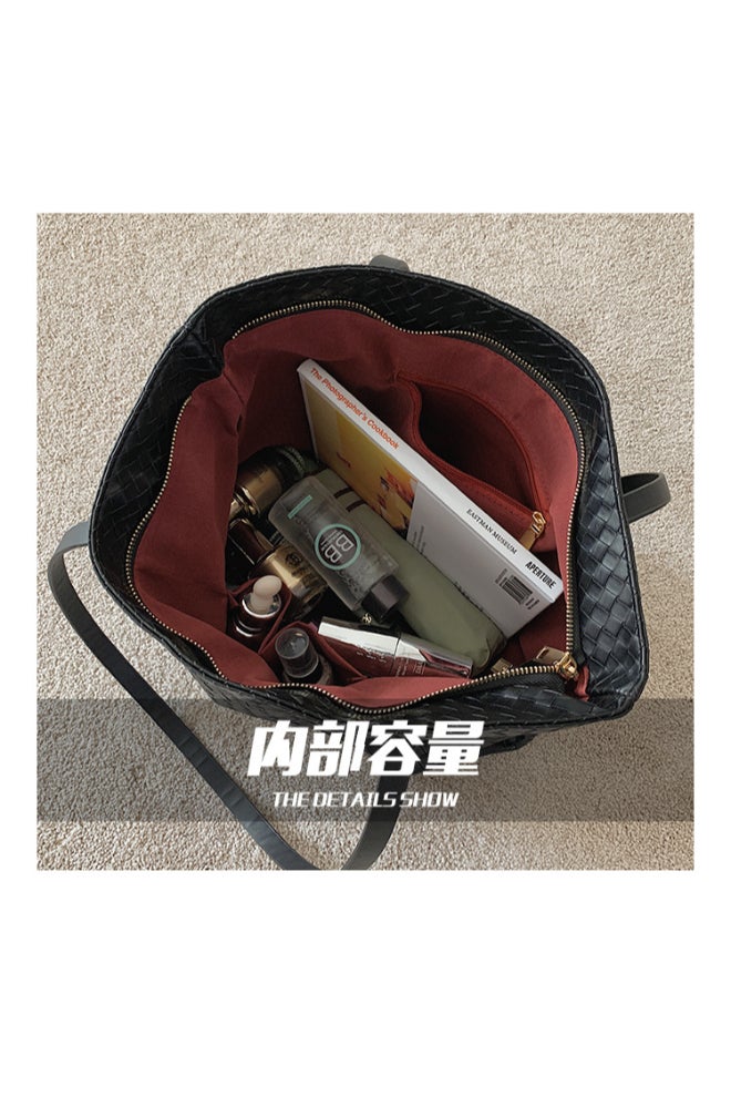 High Capacity Woven One Shoulder Bag Light Green  - Image 5