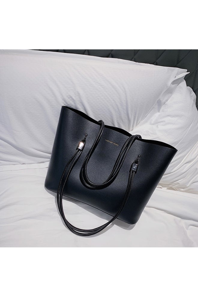 Large Capacity Woven One Shoulder Bag Black  - Image 5