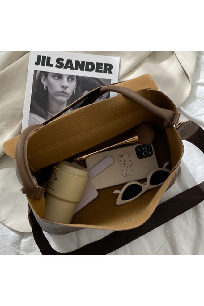 Large Capacity Single Shoulder Bag Brown  - Image 3