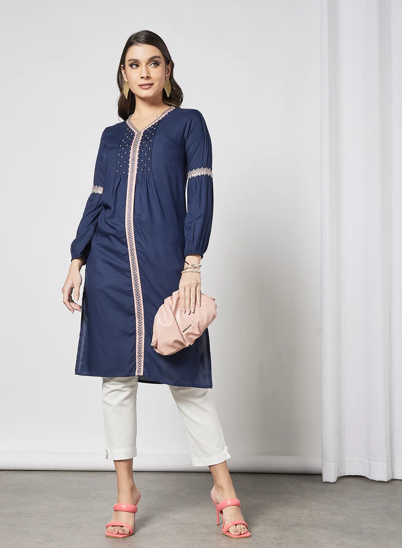 W Gather Detailed V-Neck Kurta