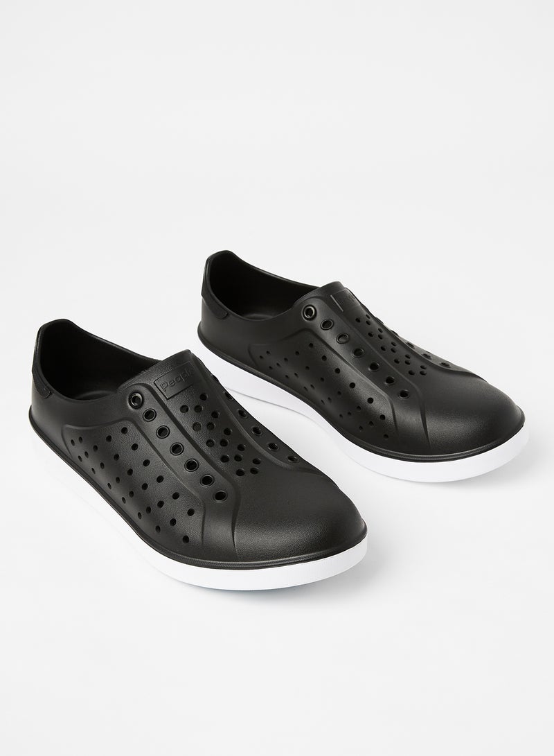 Ace Slip-On Shoes Black - v1634914950/N51083921V_2