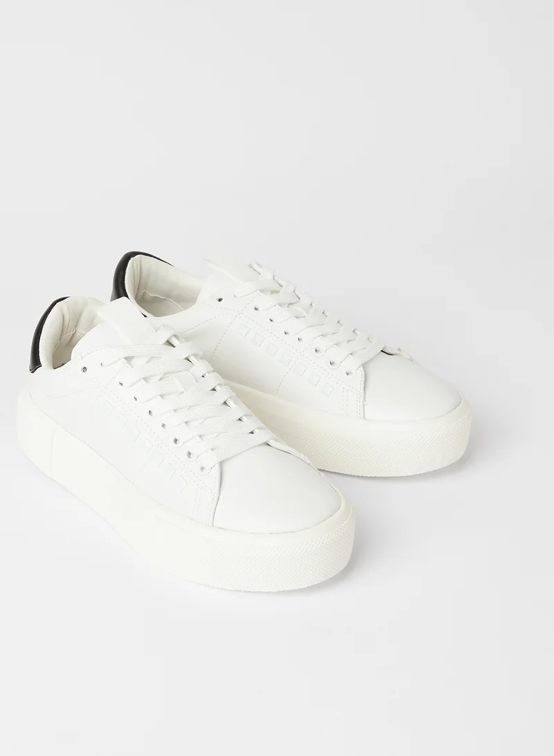 KENDALL + KYLIE Taren Sneakers