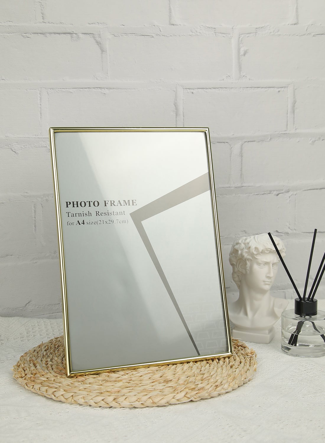 Tabletop Photo Frames With Outer Frame Gold Outer frame size--L28 x H30 cm Photo size--10x11inch 