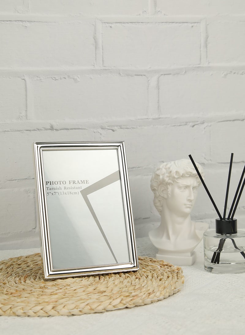 ايب اند فلو - إطارات صورة مزودة بإطار خارجي للوضع أعلى الطاولة فضي outer frame size: L11xH16xT1.5cm for photo size: 4x6بوصة - Image 1