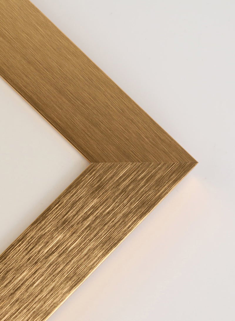 سويتش - إطارات حائط بإطار خارجي ذهبي outer frame size: L29xH39cm xT1.8cm for photo size: 6x8بوصة - Image 1