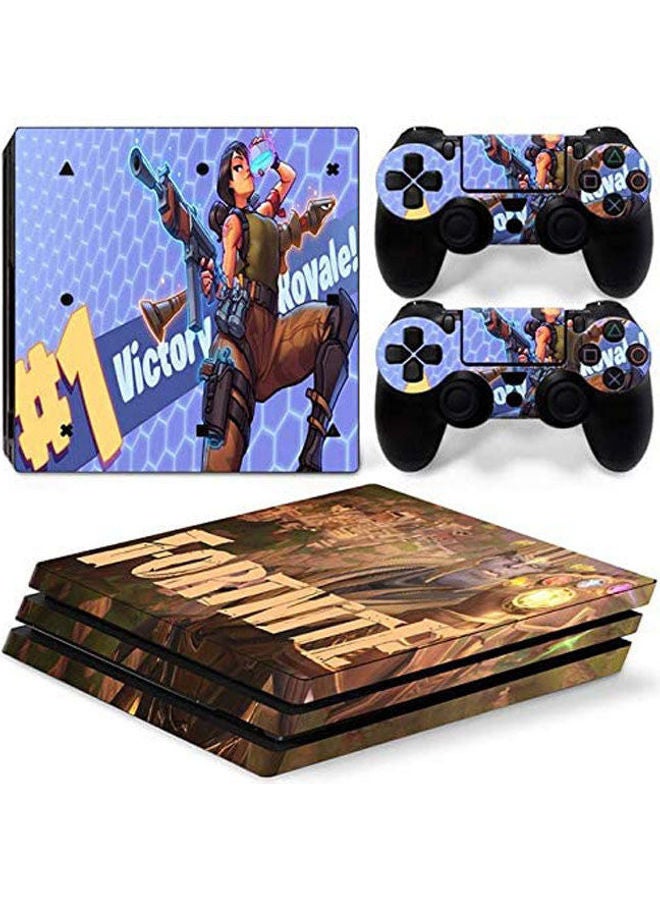 ملصقات حماية بطبعة لعبة "Fortnite"، عدد 4 ملصقات لجهاز الألعاب بلايستيشن 4 وملصقين لذراعي التحكم