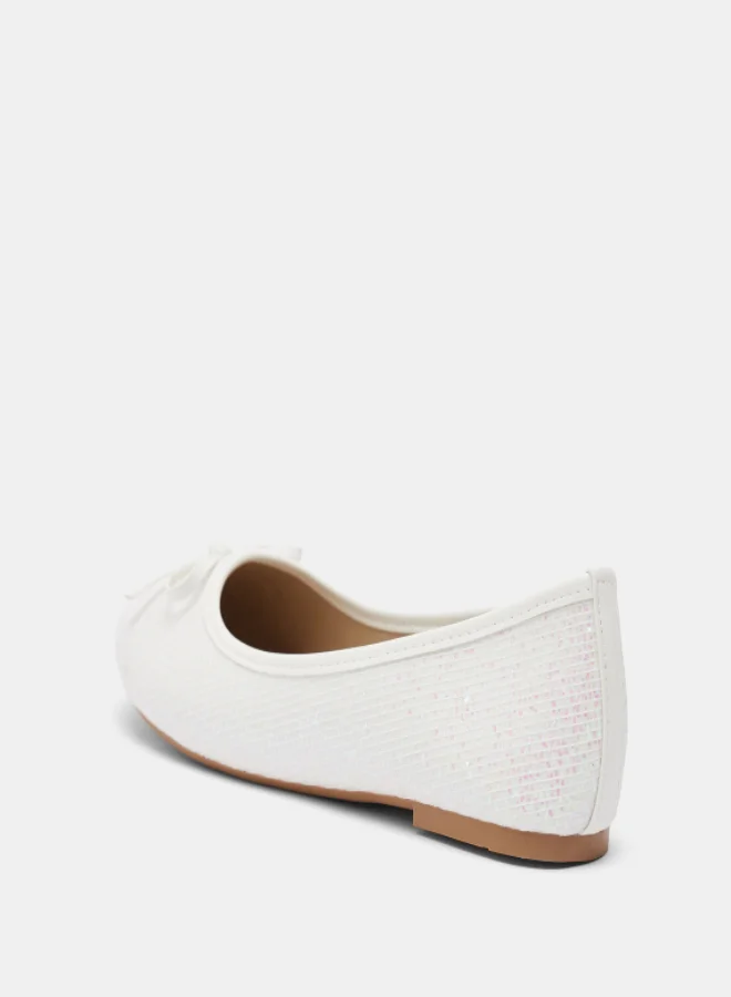 shoexpress Girls Glitter Textured Bow Accent Ballerina White