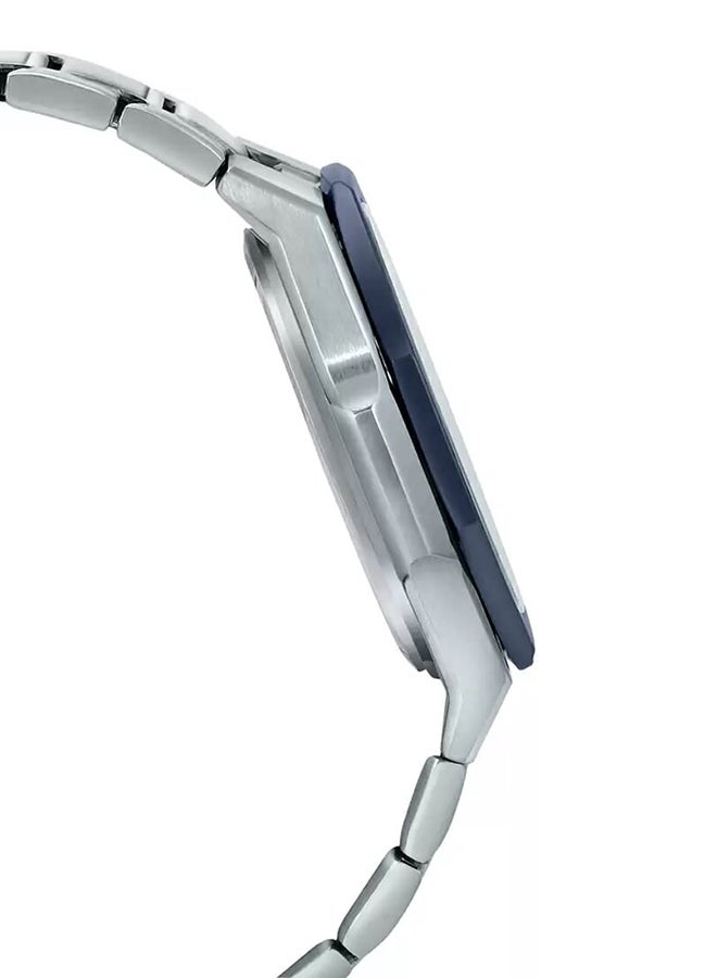 كاسيو ساعة يد إديفيس بعقارب وإطار ثماني الشكل ومسطح من زجاج الياقوت الأزرق وسوار من الستانلس ستيل طراز EFS-S570DB-2AUDF للرجال - Image 3