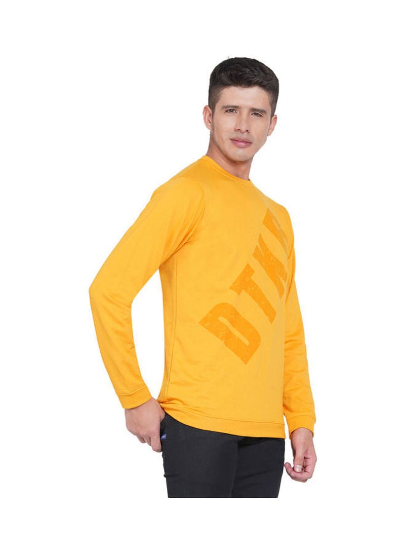 لورين سميث سويت شيرت كاجوال بفتحةِ رقبة مستديرة أصفر - Image 3