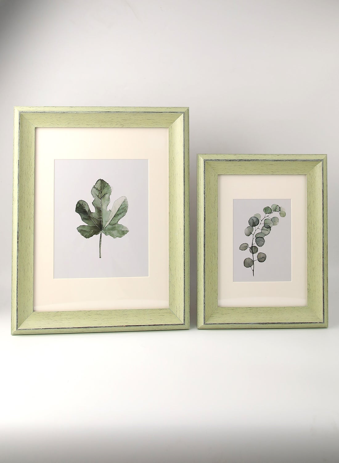 Wall Frames With Outer Frame Green Outer frame size--L37xH47 cm Photo size--8x10 inch 