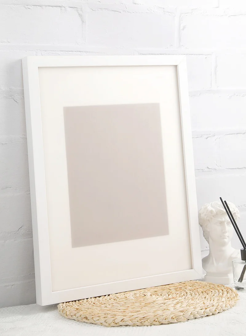 سويتش إطارات حائط بإطار خارجي أبيض outer frame size: L64xH94xT3cm for photo size: 20x30بوصة