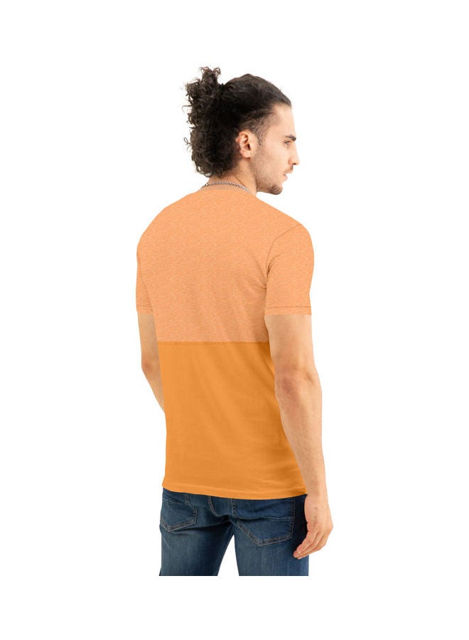 كولور هانت تيشيرت بفتحة رقبة مستديرة وطبعات عصرية برتقالي - Image 2
