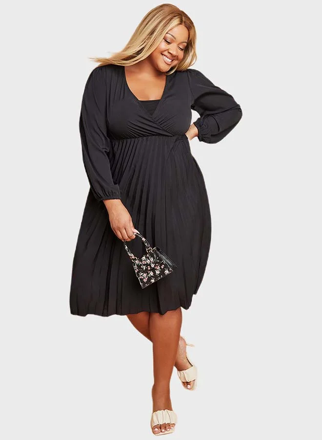 Closet By Styli Pleated Detail Puff Sleeve Midi Dress Black