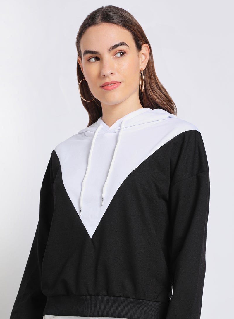 Aila Women Contrast Color Hoodie With String Black/White  - Image 4