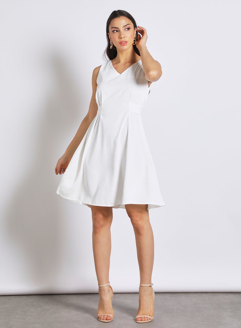 Aila Women's V-Neck Midi Dress White - Image 1