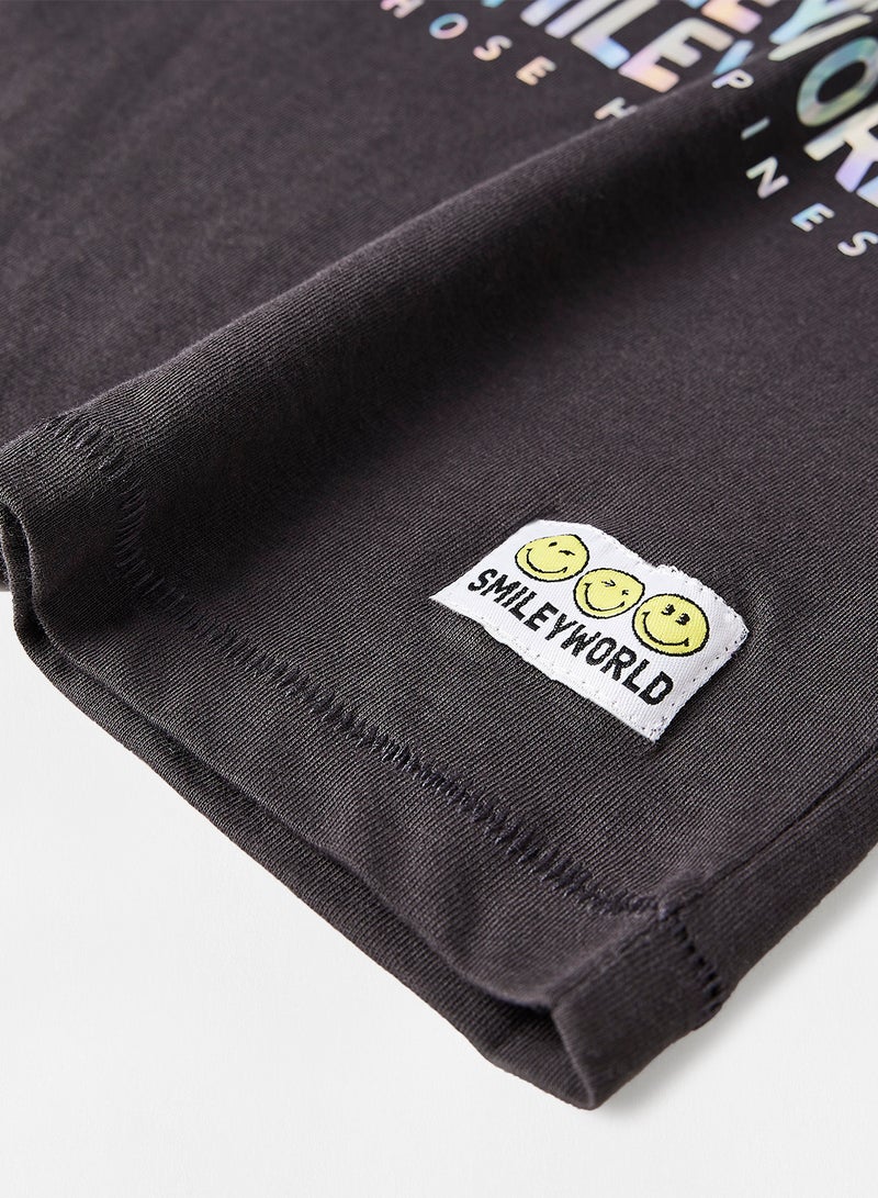 اونلي تيشيرت مزين بعبارة نصية مناسب للأطفال/ المراهقين أسود - Image 4