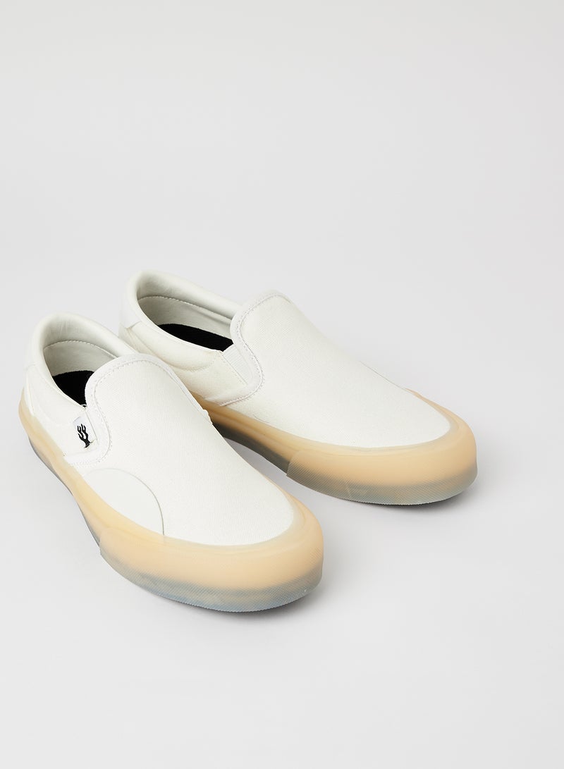 Canvas Slip-Ons Creamy - v1636625024/N51382410V_2