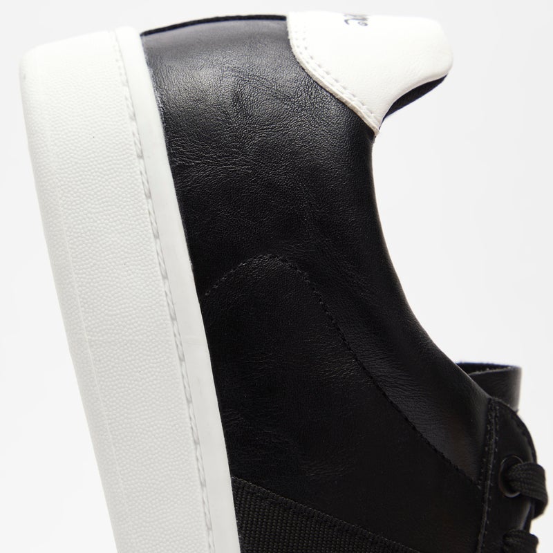 Lee Cooper Men's Solid Low Top Sneakers With Lace-Up Closure Black  - Image 4