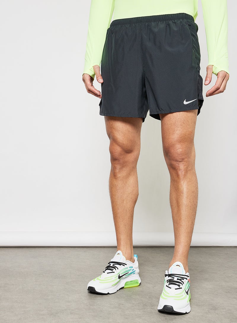 نايكي شورت تشالنجر للركض مبطن أسود - Image 1