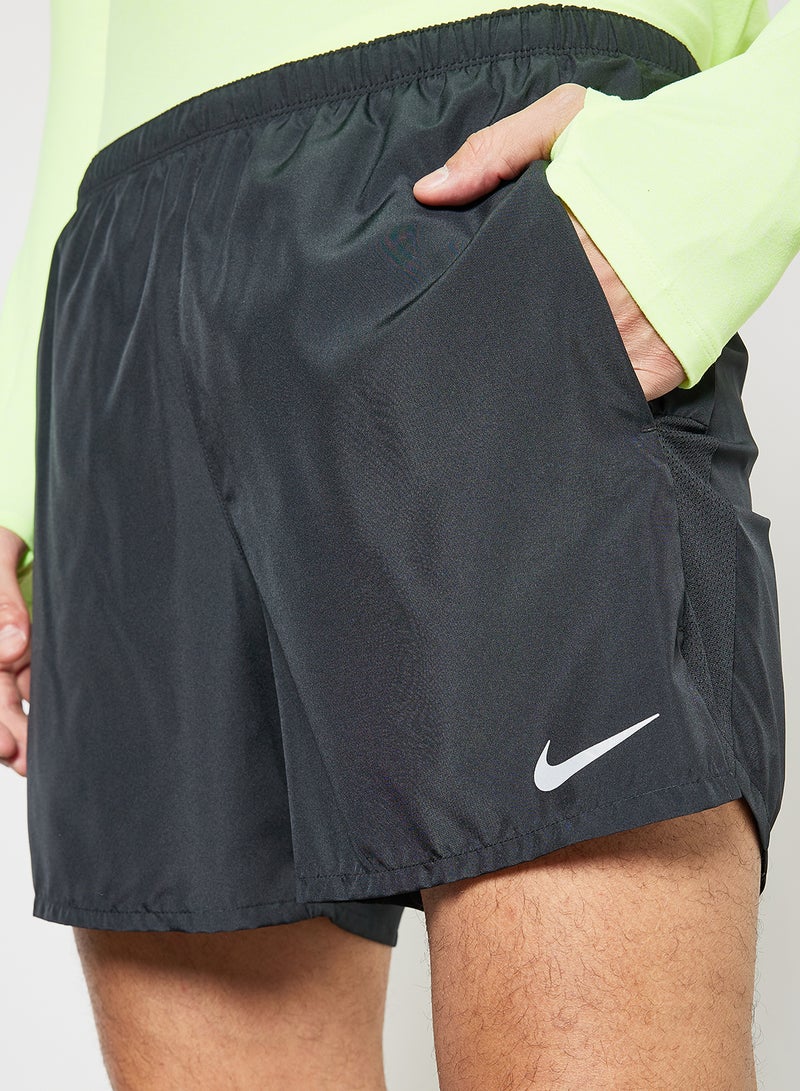 نايكي شورت تشالنجر للركض مبطن أسود - Image 3