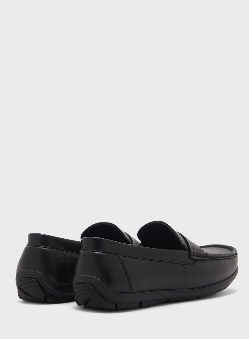 Robert Wood By Namshi - Apron Texture Loafers Black - Image 1