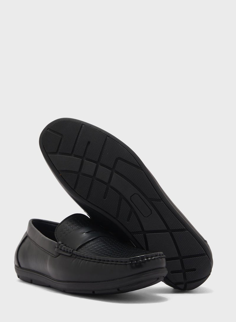 Robert Wood By Namshi - Apron Texture Loafers Black - Image 1