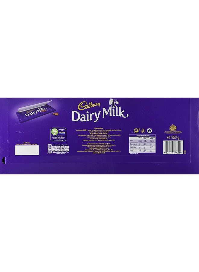 Cadbury - Christmas Dairy Milk Giant Chocolate Bar Chocolate 850grams - Image 1