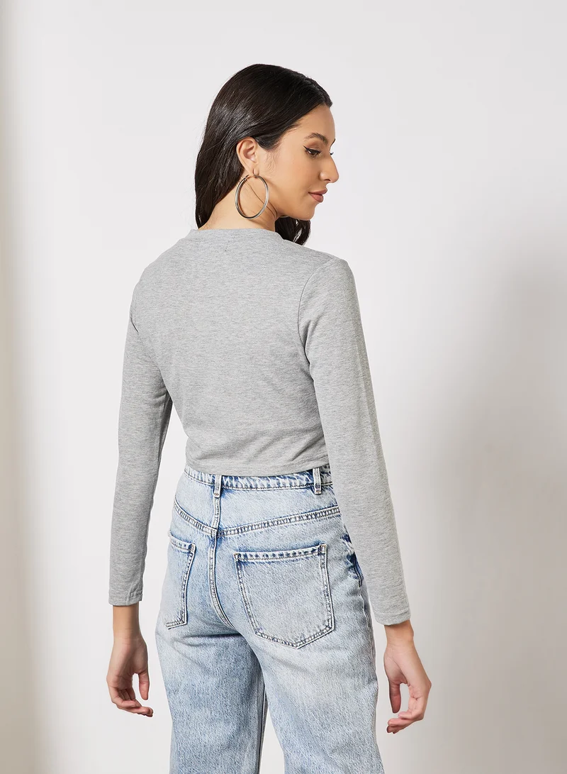 LABEL RAIL V-Neck Cropped T-Shirt Grey