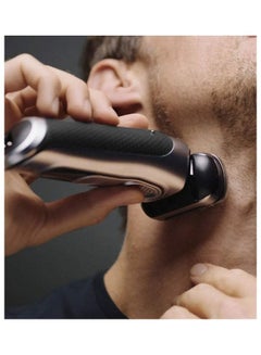BRAUN Wet & Dry Shaver With Clean And Charge Station Black/Silver  - Image 4