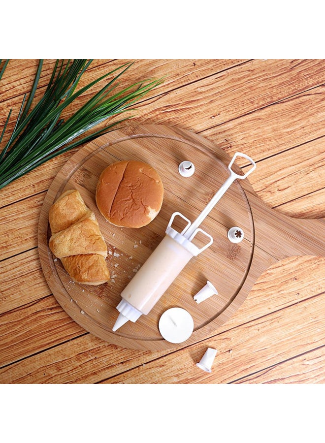 Royalford Icing Syringe With 5 Nozzles And Flower Nail Bpa Free Odor Free 20x6.3cm  - Image 3