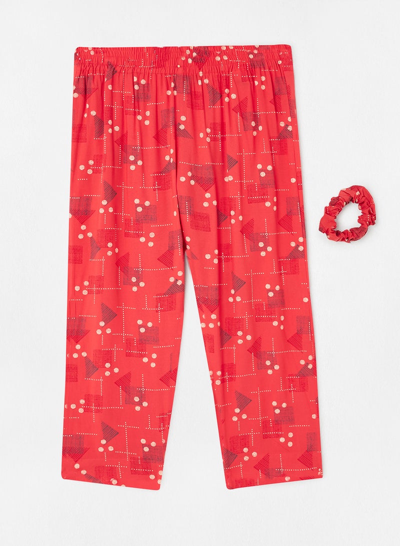 Aila Casual Comfortable Relaxed Fit Three-Quarter Pyjamas With A Matching Scrunchie Multicolor  - Image 1