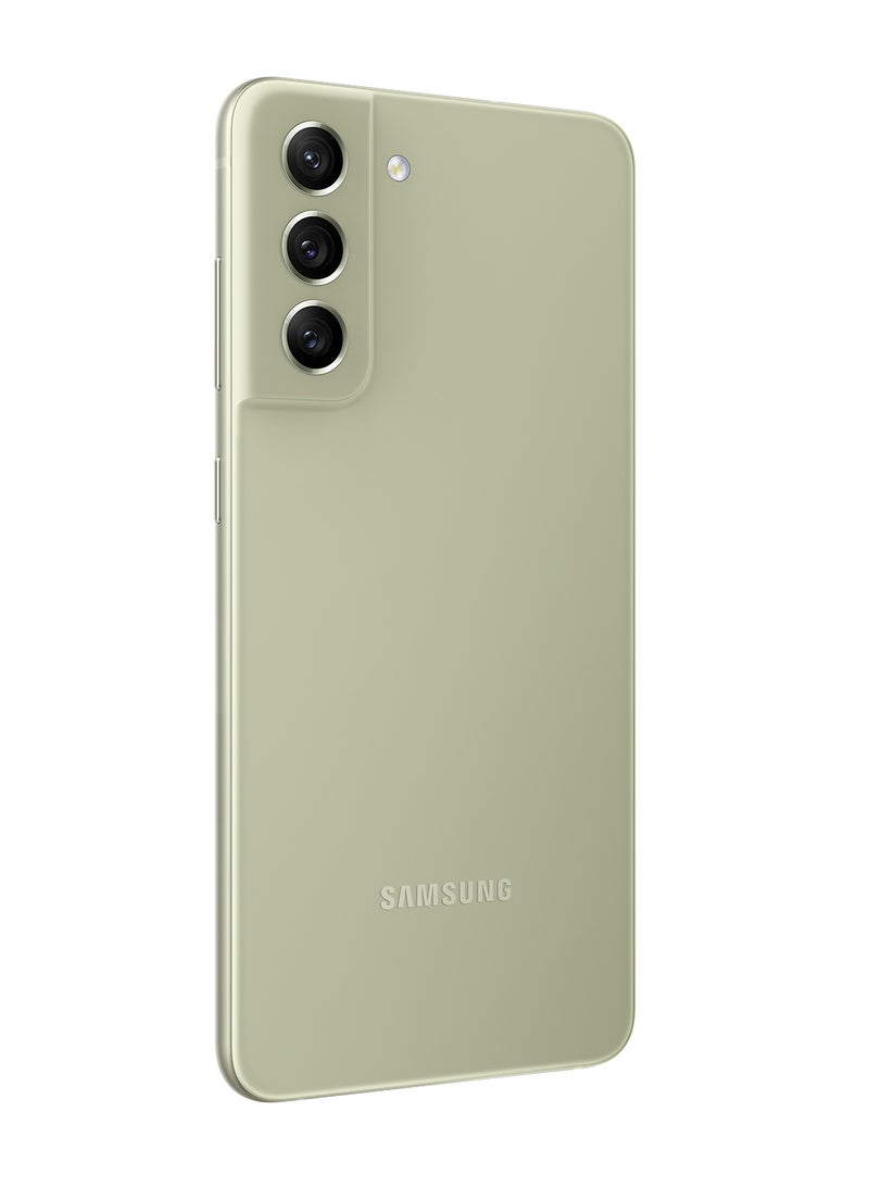 سامسونج - هاتف Galaxy S21 FE ثنائي الشريحة زيتوني، وذاكرة وصول عشوائي (RAM) سعة 8 جيجابايت، وذاكرة داخلية 128 جيجابايت، يدعم تقنية 5G - إصدار الشرق الأوسط - Image 1