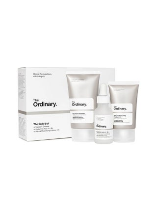 The Daily Set : 
Squalane Cleanser 50ml + Hyaluronic Acid 2% + B5 30ml + Natural Moisturizing Factors+HA 30ml 1 x 50
2 x 30ml - v1638256185/N52012589A_1