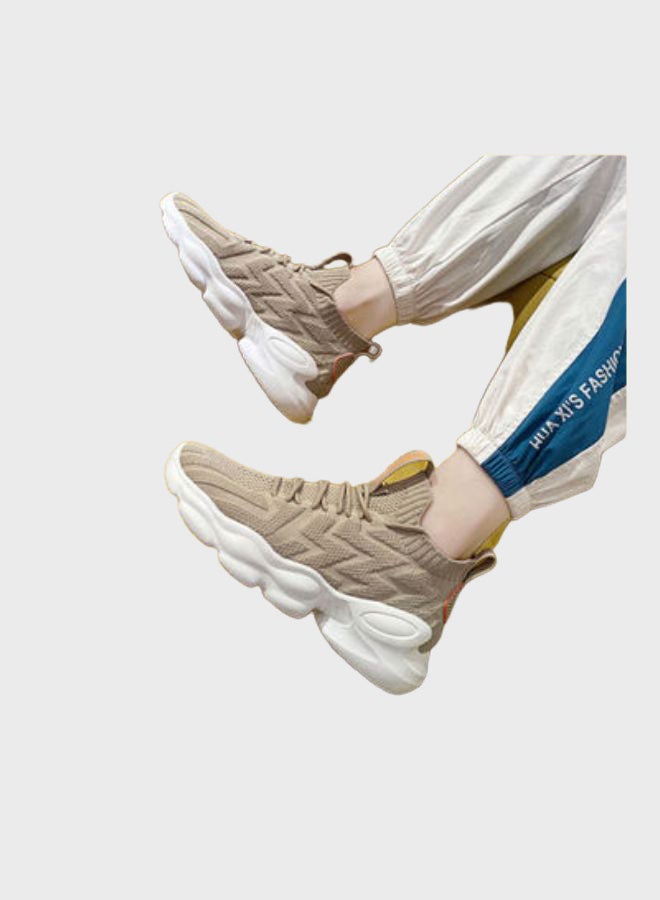 بيوينتي سنيكرز سمر برباط ورقبة منخفضة بيج - Image 5