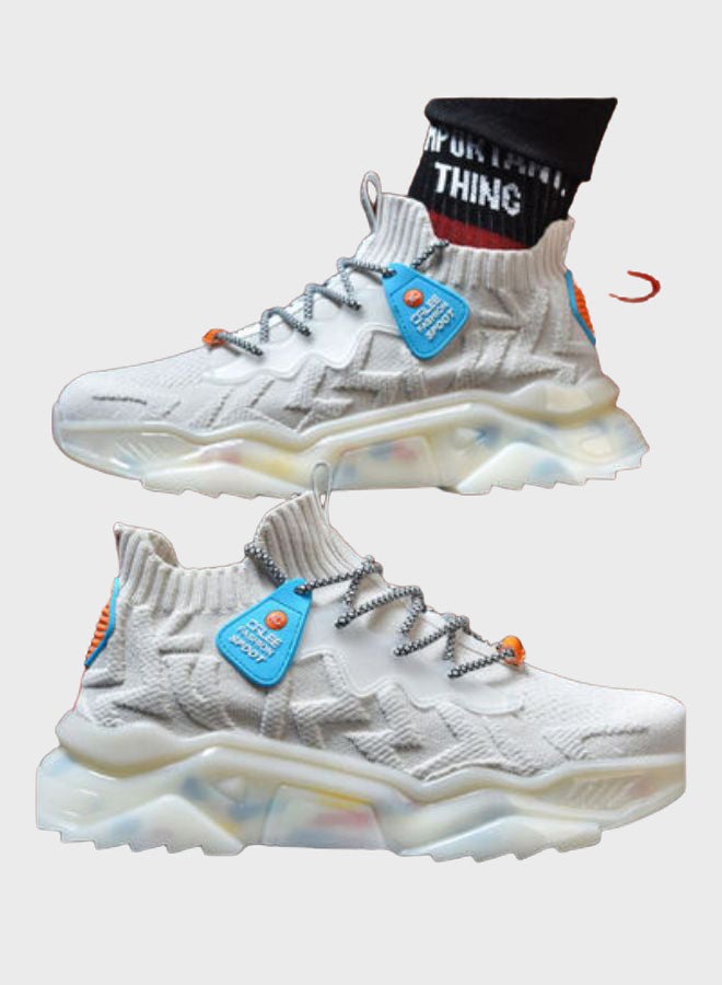 بيوينتي سنيكرز برقبة منخفضة من مجموعة الخريف - Image 3