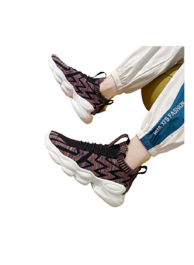 بيوينتي حذاء رياضي برباط ورقبة منخفضة أحمر/ أبيض/ أسود - Image 5